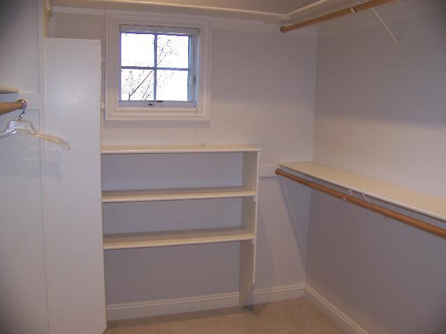 13220 Tierra Heights Road Redding, CA 96003 - Photo 10 of 16 Walk In Closet in Master