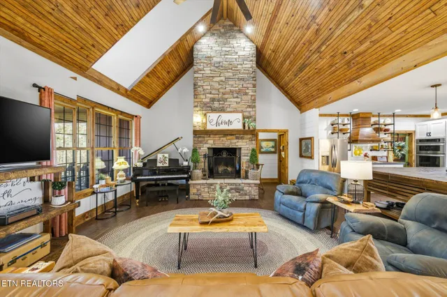 $1,685,000 | 201 Reserve Point, Kingston, TN 37763
