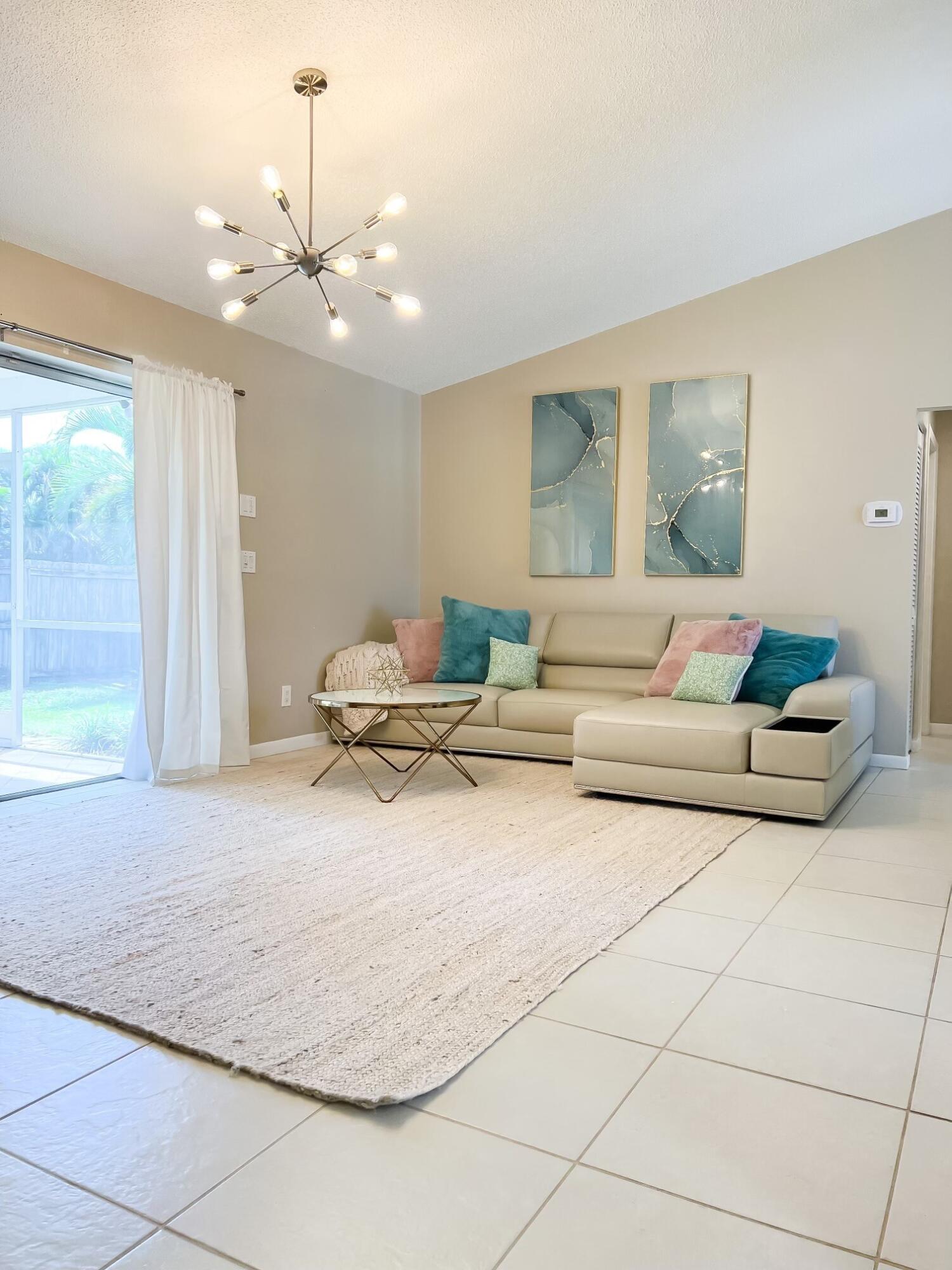127 Wandering Trail Jupiter, FL 33458 - Photo 4 of 28 Living Room