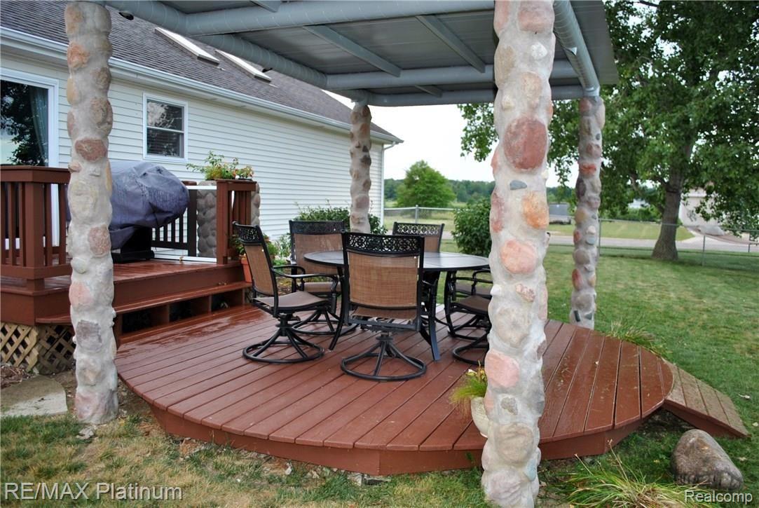404 West Rolfe Street Perry, MI 48872 - Photo 27 of 29 Covered Deck