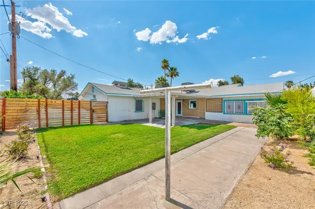 $3,495 | 800 East Canosa Avenue, Las Vegas, NV 89104