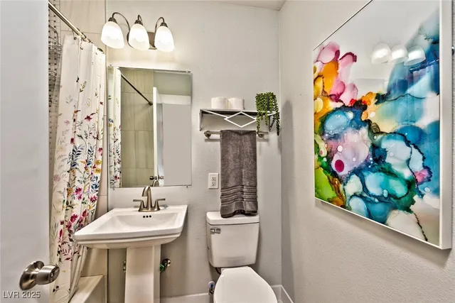 $3,495 | 800 East Canosa Avenue, Las Vegas, NV 89104