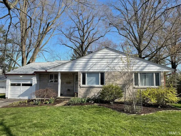 $2,400 | 209 South Hillsdale Drive, Bloomington, IN 47408