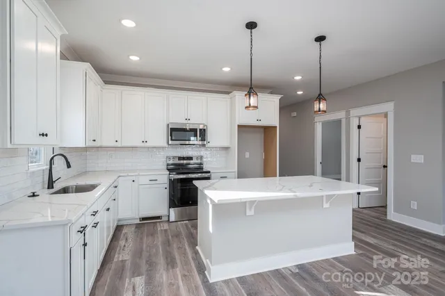 $799,000 | 4762 Lazy Lane, Denver, NC 28037