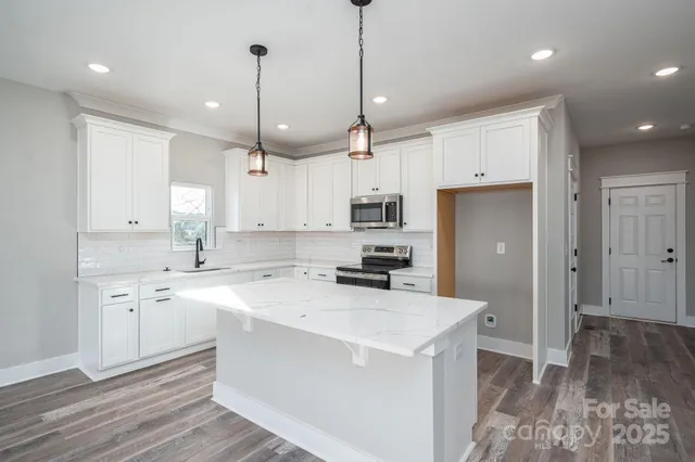 $799,000 | 4762 Lazy Lane, Denver, NC 28037