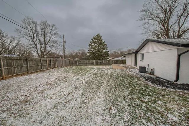 $209,900 | 5704 East Robert Street, Muncie, IN 47303