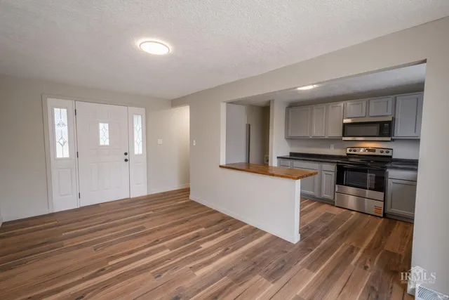 $209,900 | 5704 East Robert Street, Muncie, IN 47303