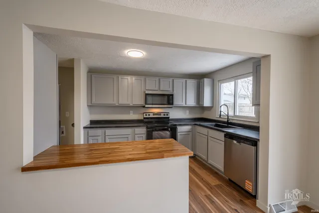 $209,900 | 5704 East Robert Street, Muncie, IN 47303