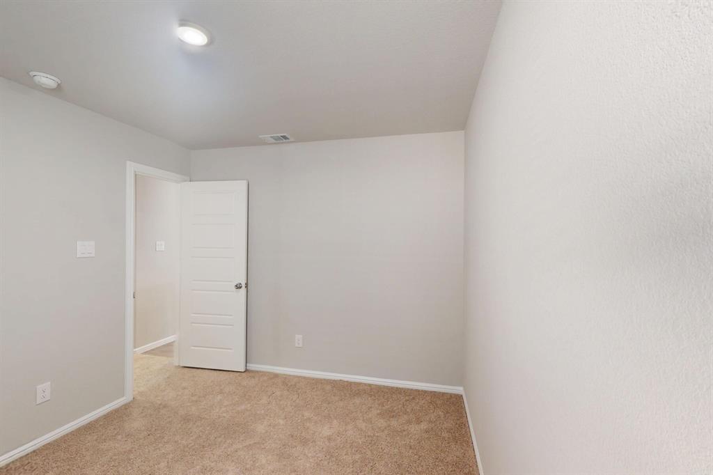 730 Hidden Feather Lavon, TX 75166 - Photo 10 of 40