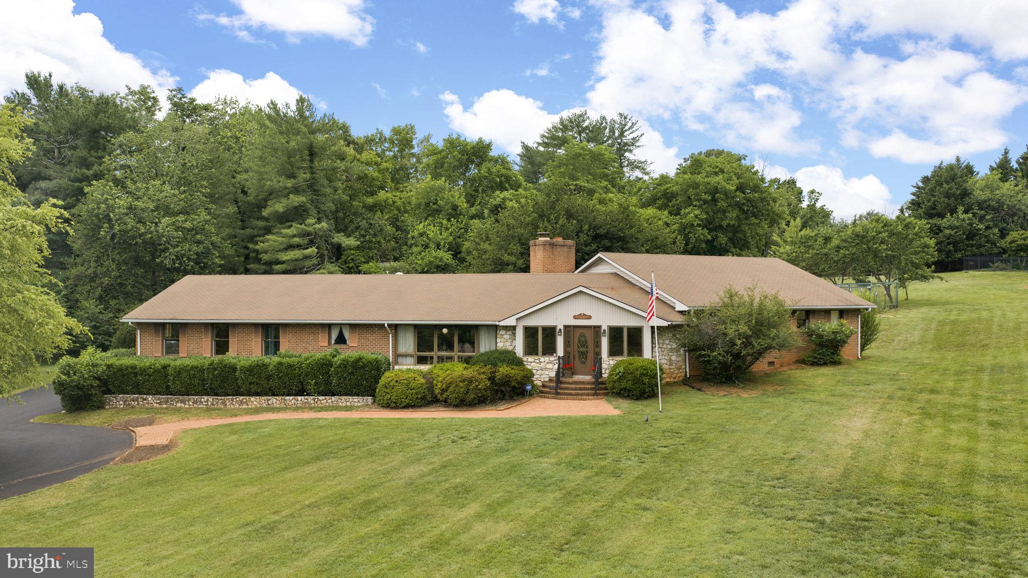 252 Boxley Lane Orange, VA 22960 - Photo 5 of 78 All the room you will ever need !