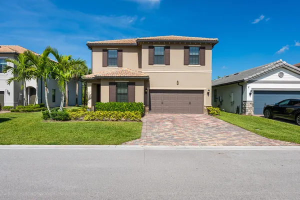 $775,000 | 4819 Chantilly Rd Lake, Lake Worth, FL 33467
