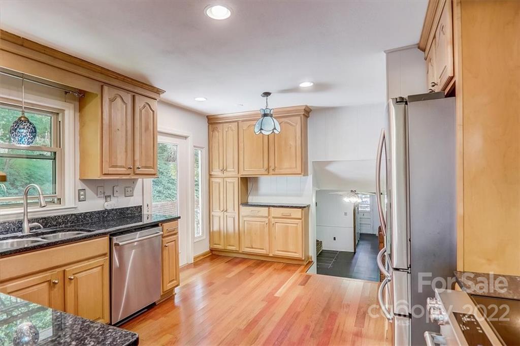 2 Chipmunk Cove Road Asheville, NC 28804 - Photo 11 of 44 Gallery Image 11