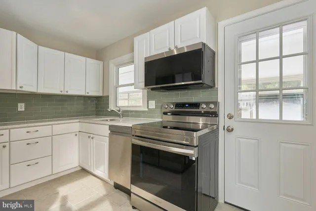 $675,000 | 6621 Cornell Drive, Alexandria, VA 22307