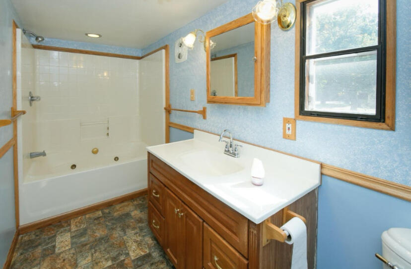 16433 Floating Bridge Road Three Rivers, MI 49093 - Photo 13 of 24 IMG_4787