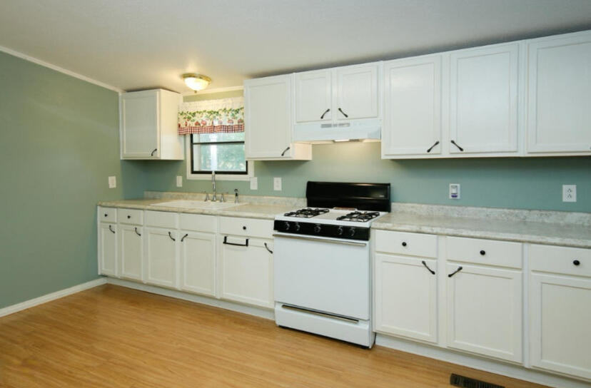 16433 Floating Bridge Road Three Rivers, MI 49093 - Photo 6 of 24 IMG_4782