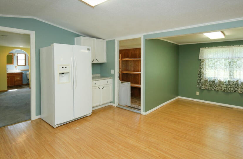 16433 Floating Bridge Road Three Rivers, MI 49093 - Photo 7 of 24 IMG_4783
