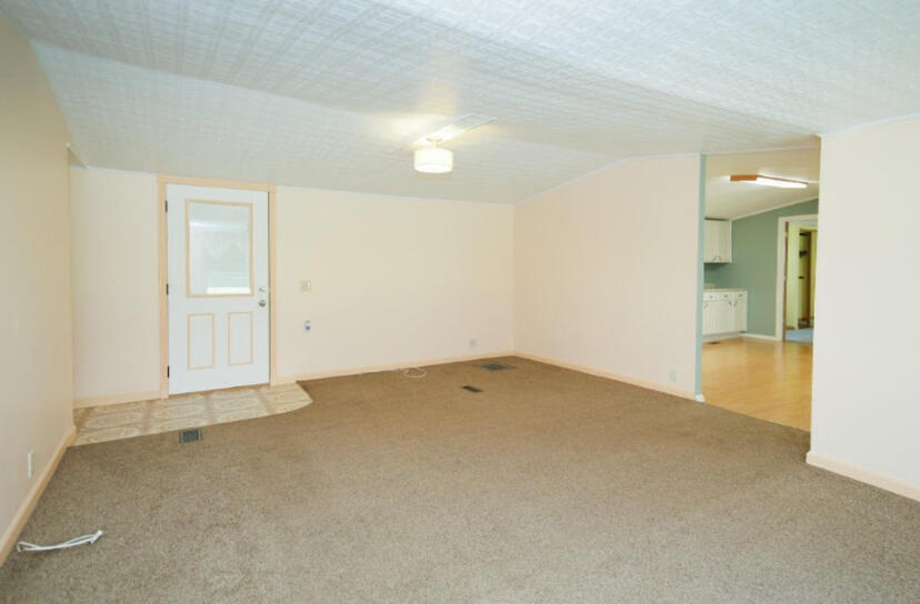 16433 Floating Bridge Road Three Rivers, MI 49093 - Photo 10 of 24 IMG_4780