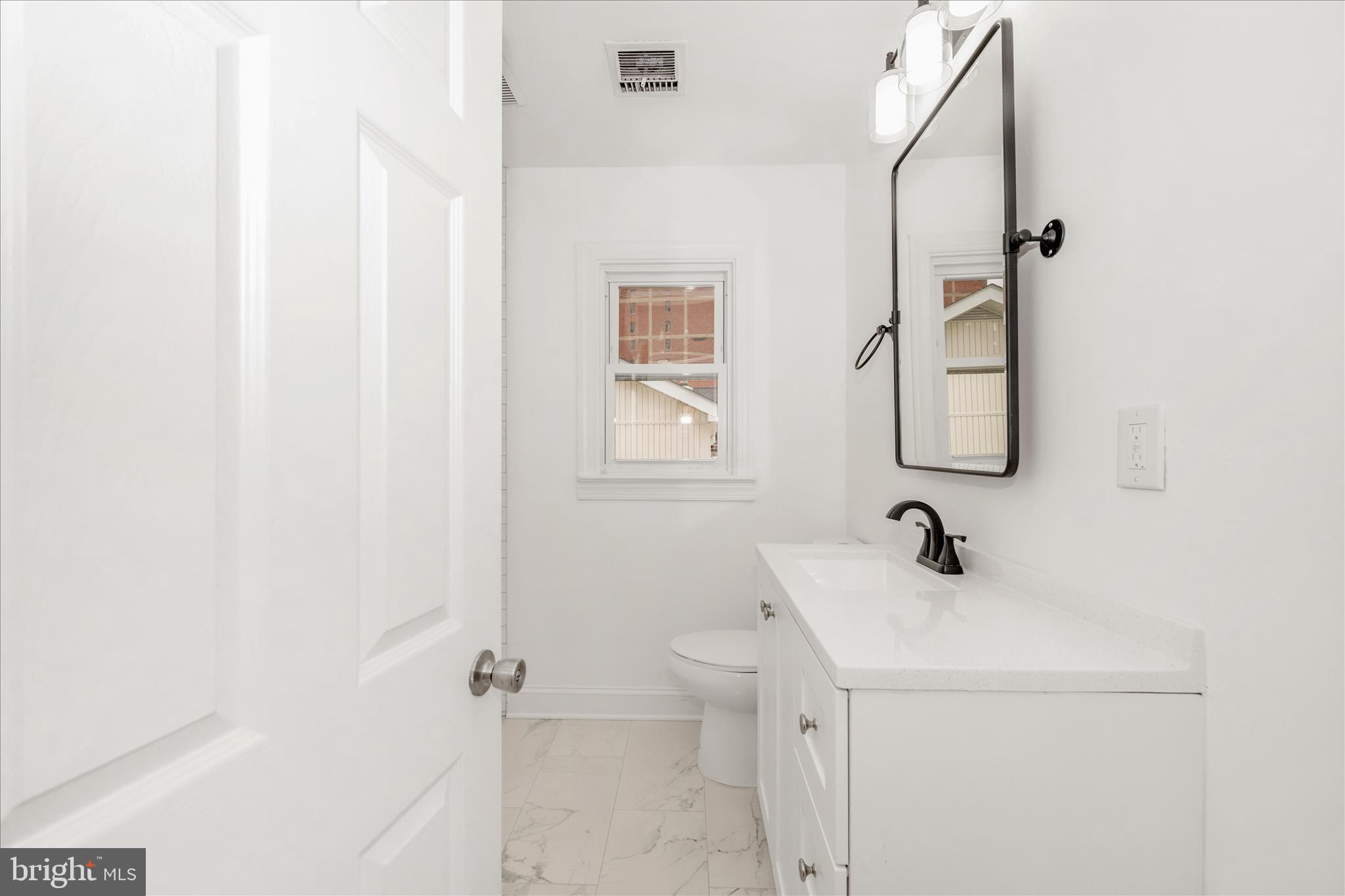 1925 Queensway Baltimore, MD 21222 - Photo 19 of 53 Bathroom