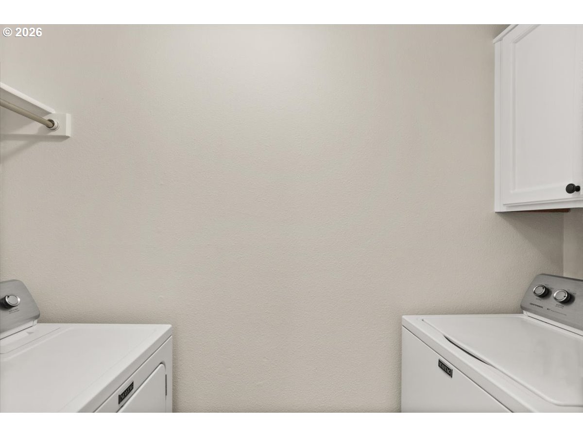 8125 Southwest Pine Street Portland, OR 97223 - Photo 15 of 44