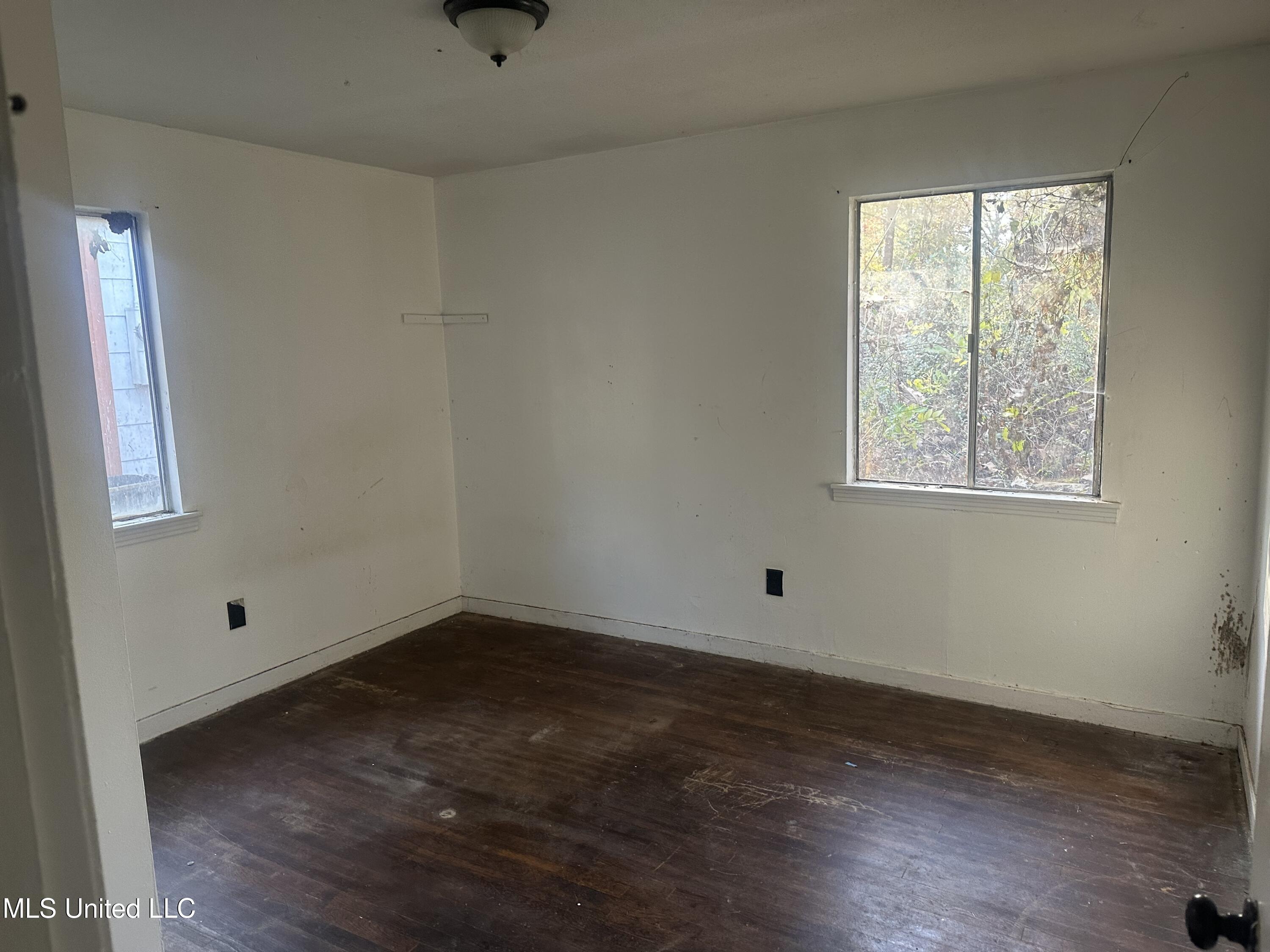 2451 Coronet Place Jackson, MS 39204 - Photo 5 of 11 IMG_0159