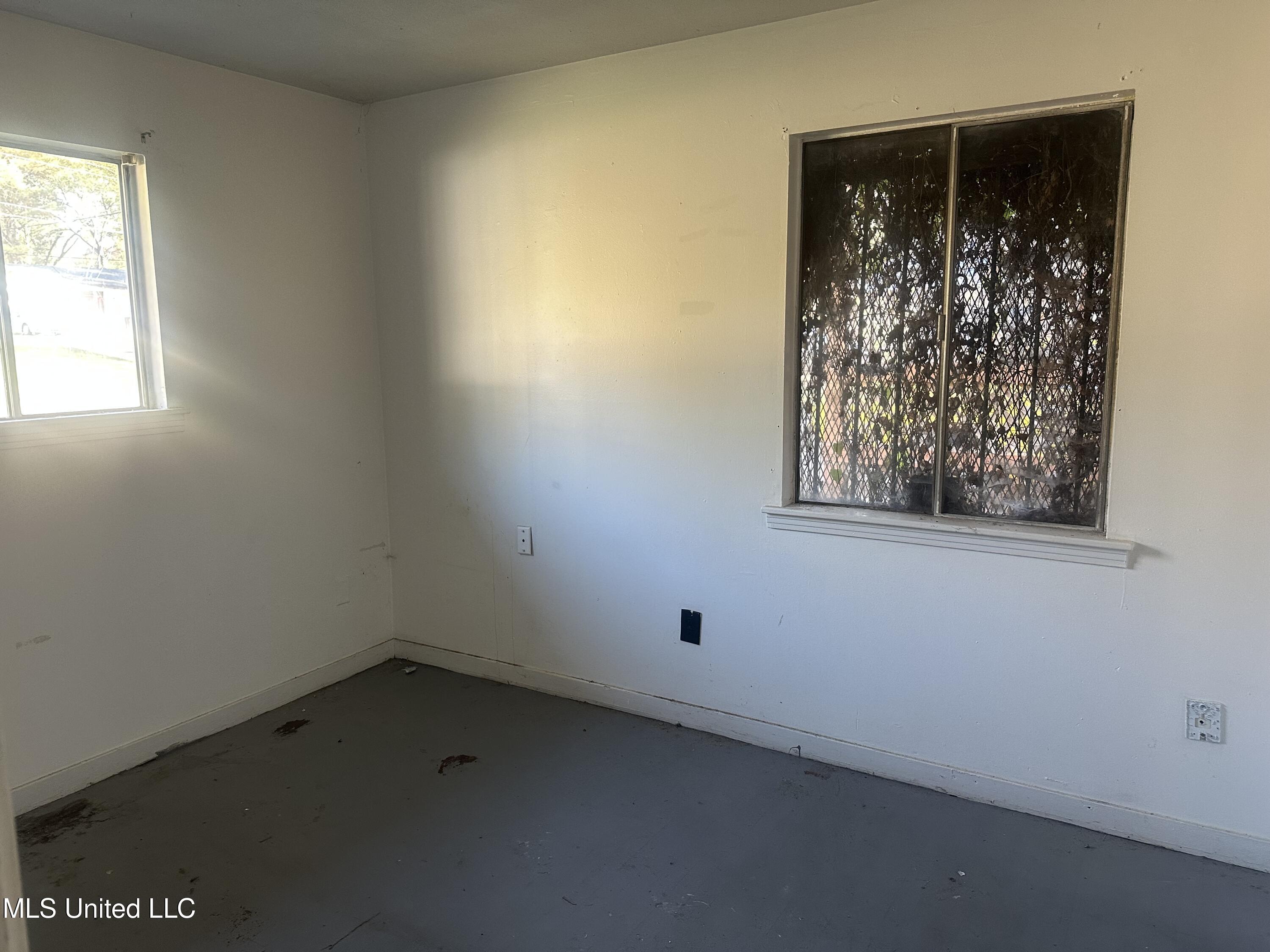 2451 Coronet Place Jackson, MS 39204 - Photo 6 of 11 IMG_0160