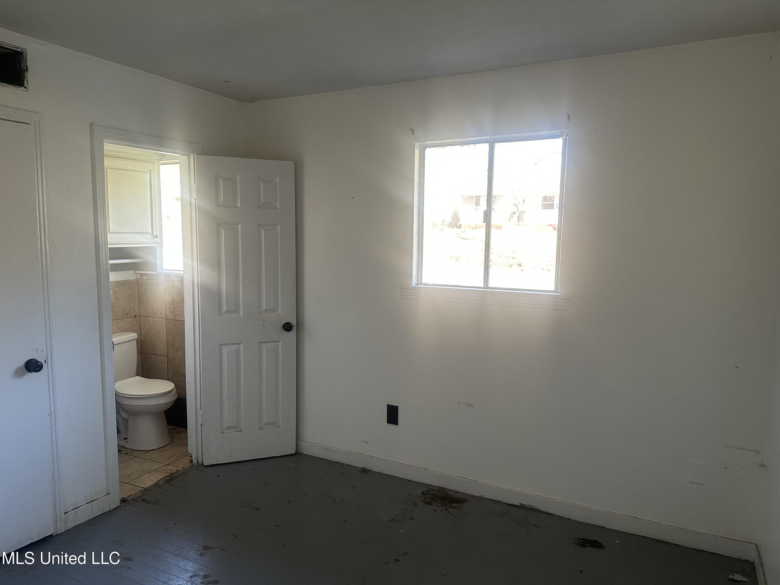 2451 Coronet Place Jackson, MS 39204 - Photo 8 of 11 IMG_0162