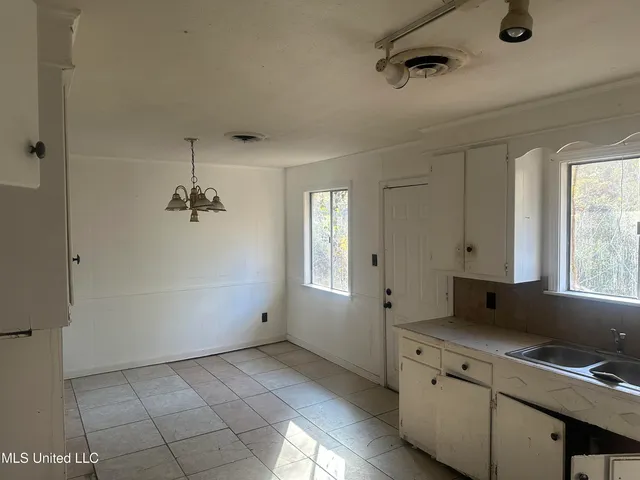 $33,000 | 2451 Coronet Place, Jackson, MS 39204