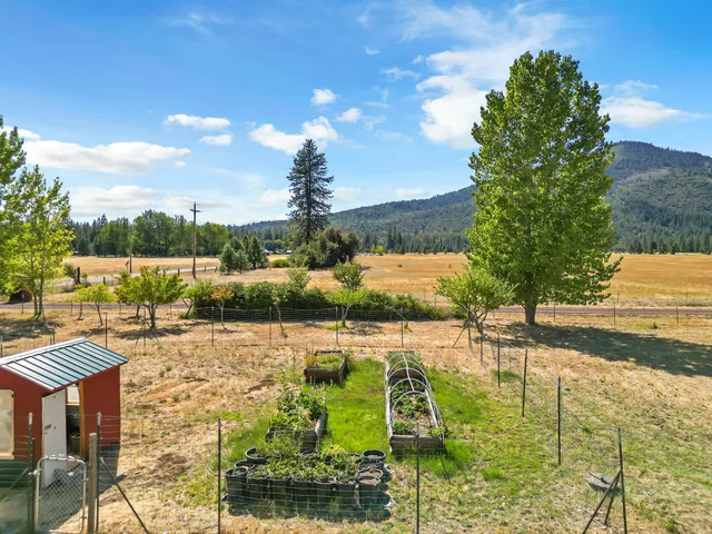 $427,500 | 26929 Linfield Street, Fall River Mills, CA 96028