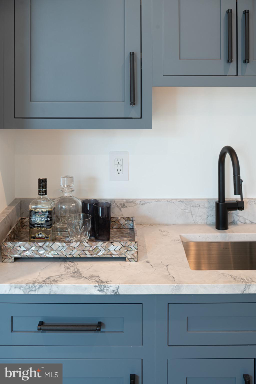 2324 Sansom Street Philadelphia, PA 19103 - Photo 31 of 82 Lofted Bonus Space w/ Wet Bar