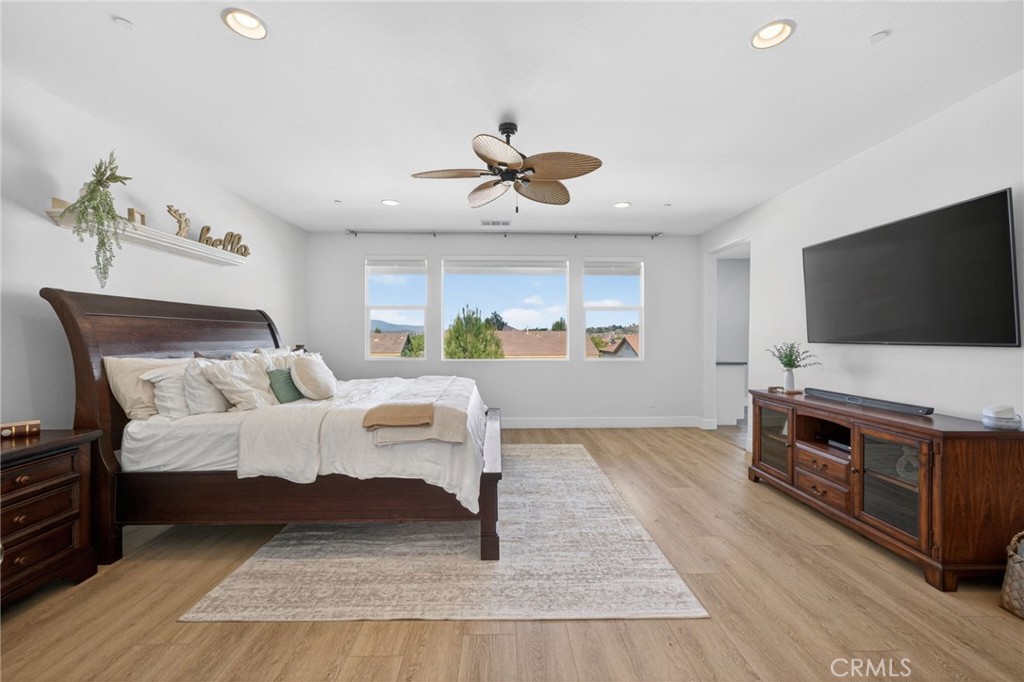 30467 Stage Coach Road Menifee, CA 92584 - Photo 37 of 76 Primary Suite