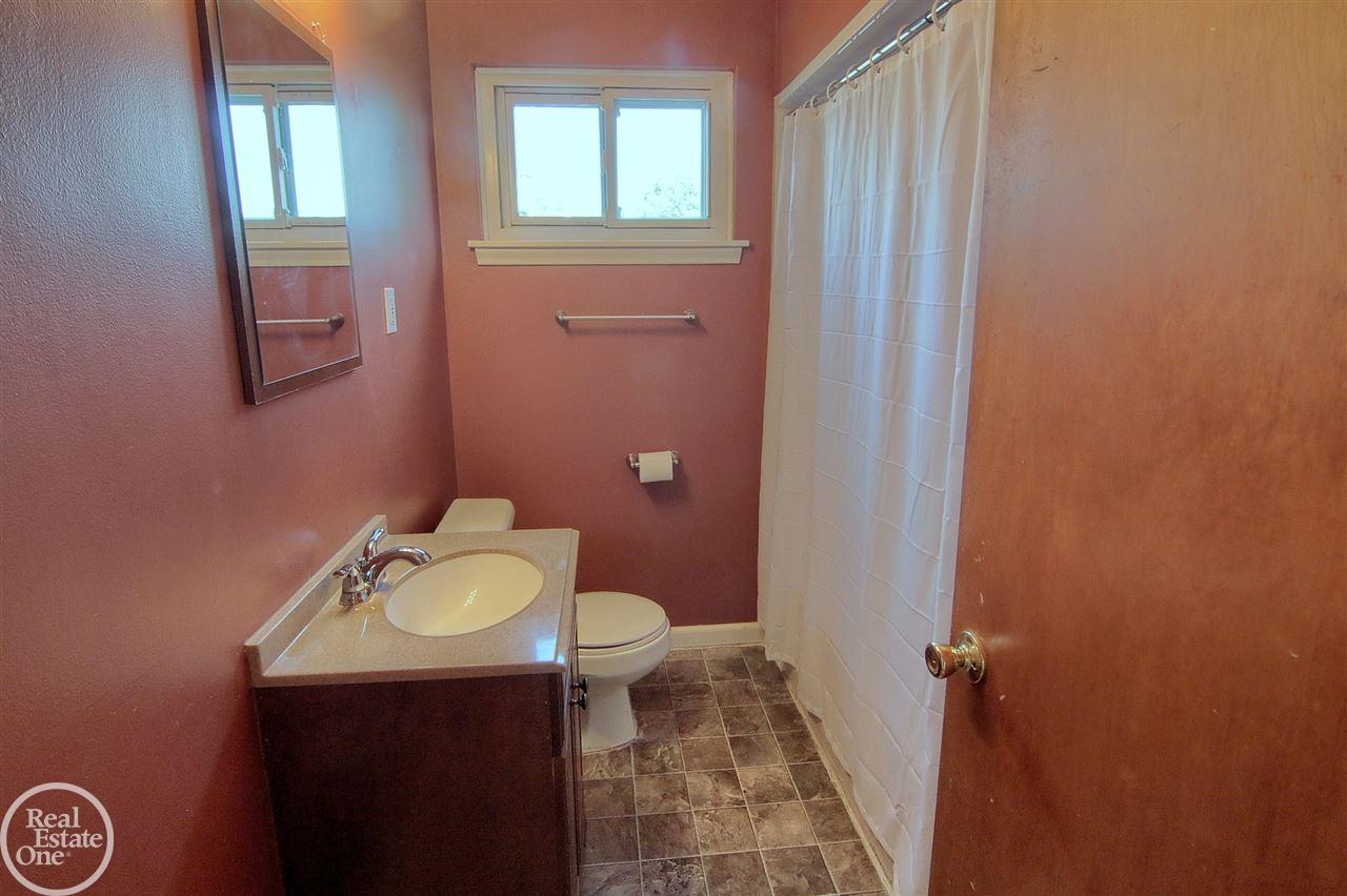4212 West Webster Road Royal Oak, MI 48073 - Photo 30 of 32 31389649-30.JPG