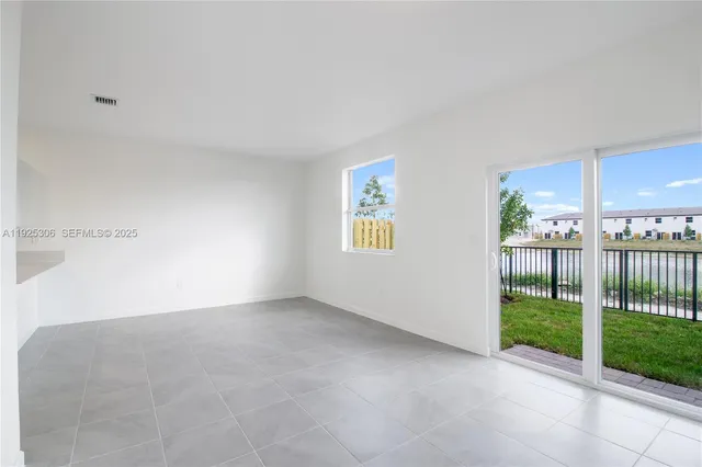 $3,200 | 2729 Southeast 25th Avenue, Homestead, FL 33035