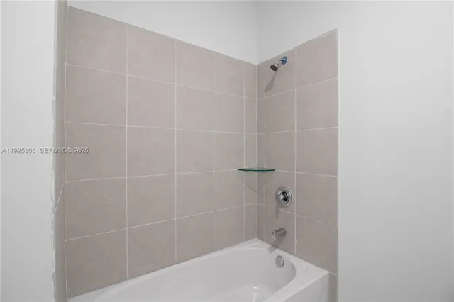 $3,200 | 2729 Southeast 25th Avenue, Homestead, FL 33035