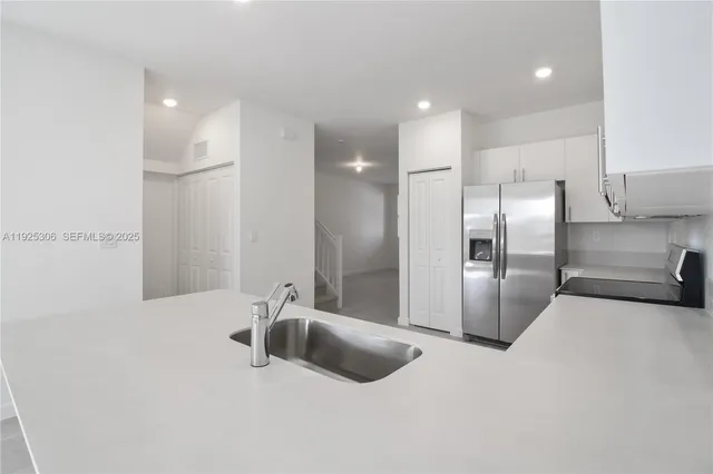 $3,200 | 2729 Southeast 25th Avenue, Homestead, FL 33035