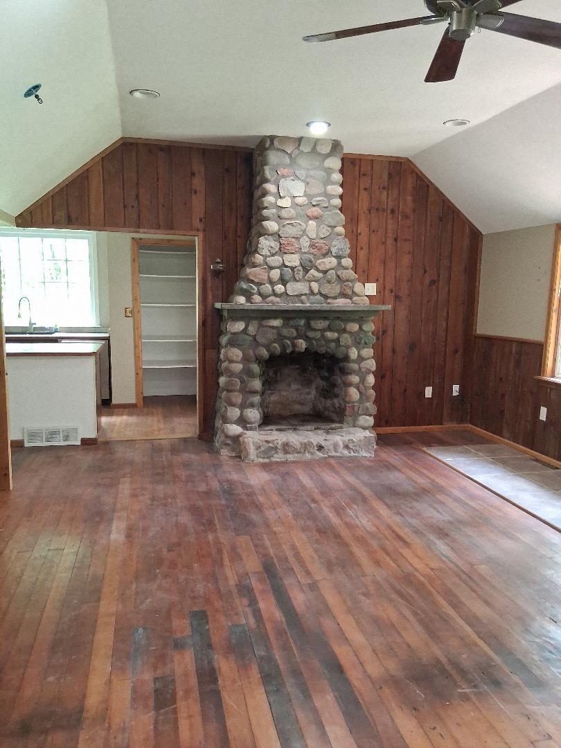 W8846 Hickory Road Delavan, WI 53115 - Photo 2 of 12