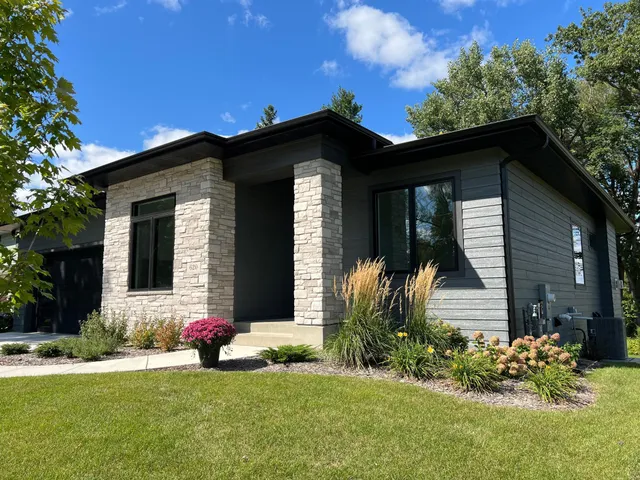 $749,900 | 620 Greenvale Avenue West, Northfield, MN 55057