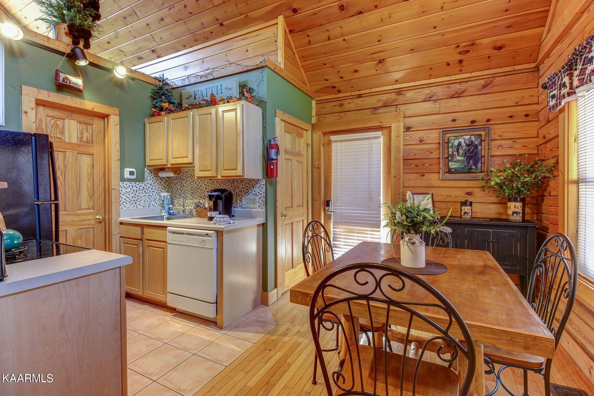 336 Big Bear Way Pigeon Forge, TN 37863 - Photo 8 of 51 08