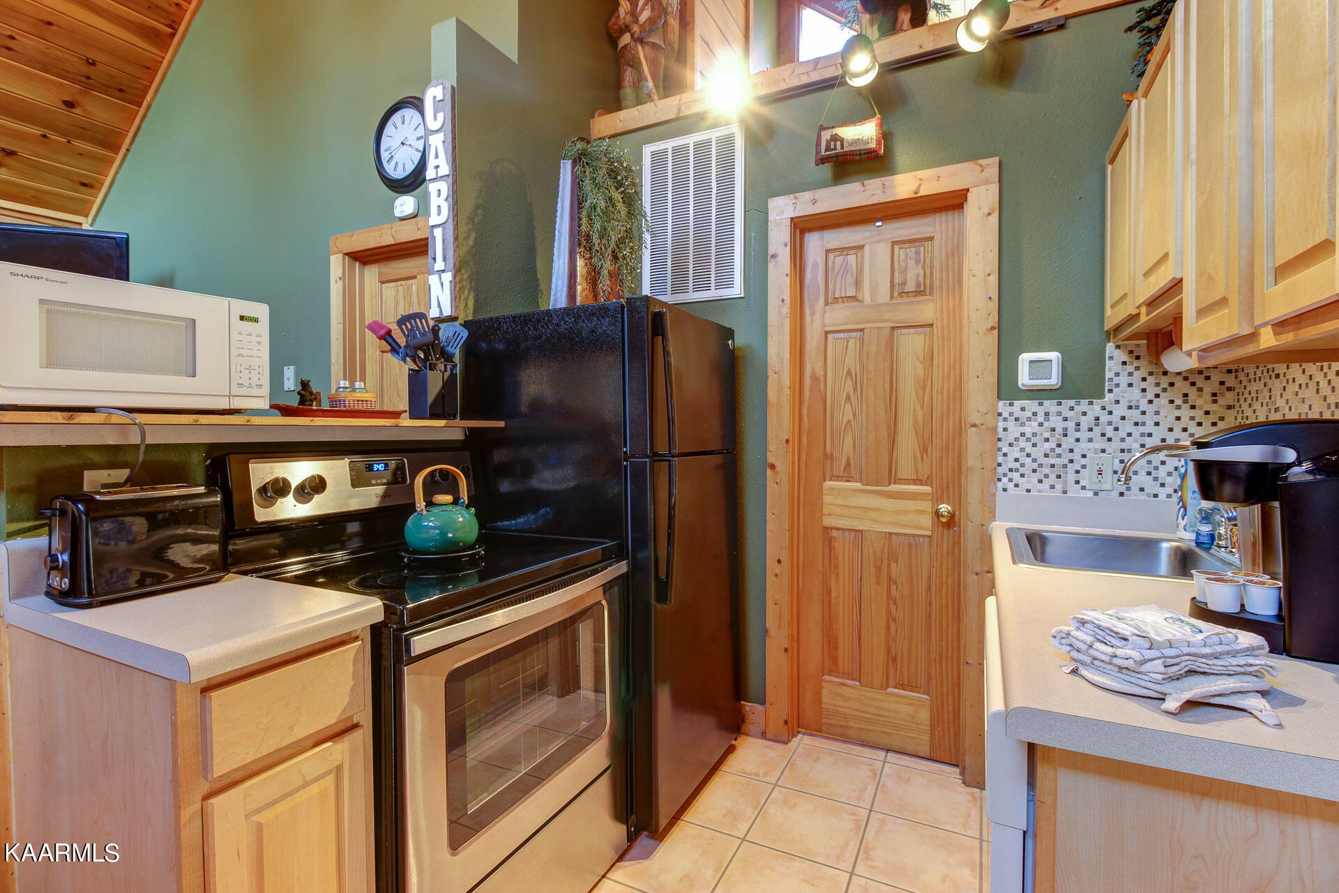 336 Big Bear Way Pigeon Forge, TN 37863 - Photo 10 of 51 10