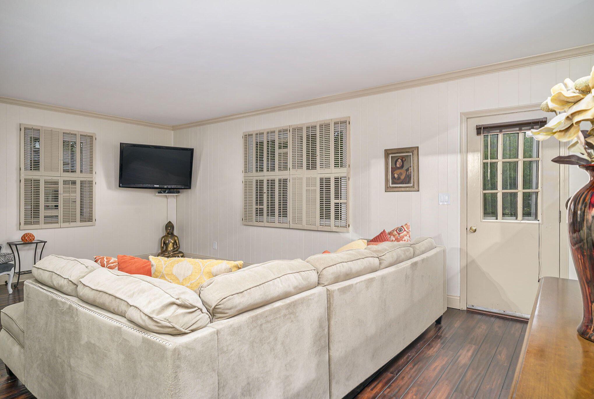 9307 Walnut Drive Munster, IN 46321 - Photo 9 of 26 a living room with furniture and a flat screen tv