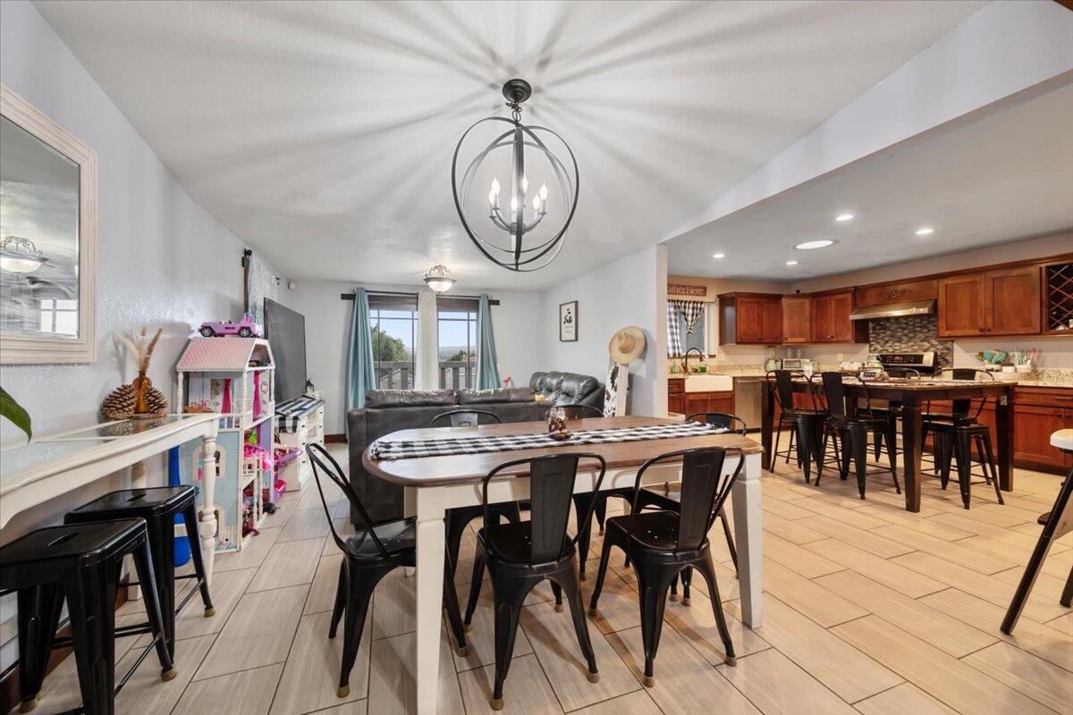 524 Avalon Street Lompoc, CA 93436 - Photo 11 of 36 a view of a dining area with furniture
