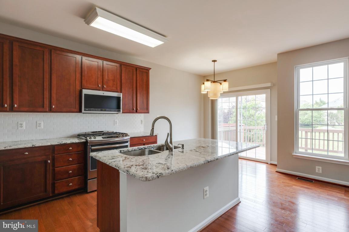25286 McIntyre Square Chantilly, VA 20152 - Photo 13 of 35