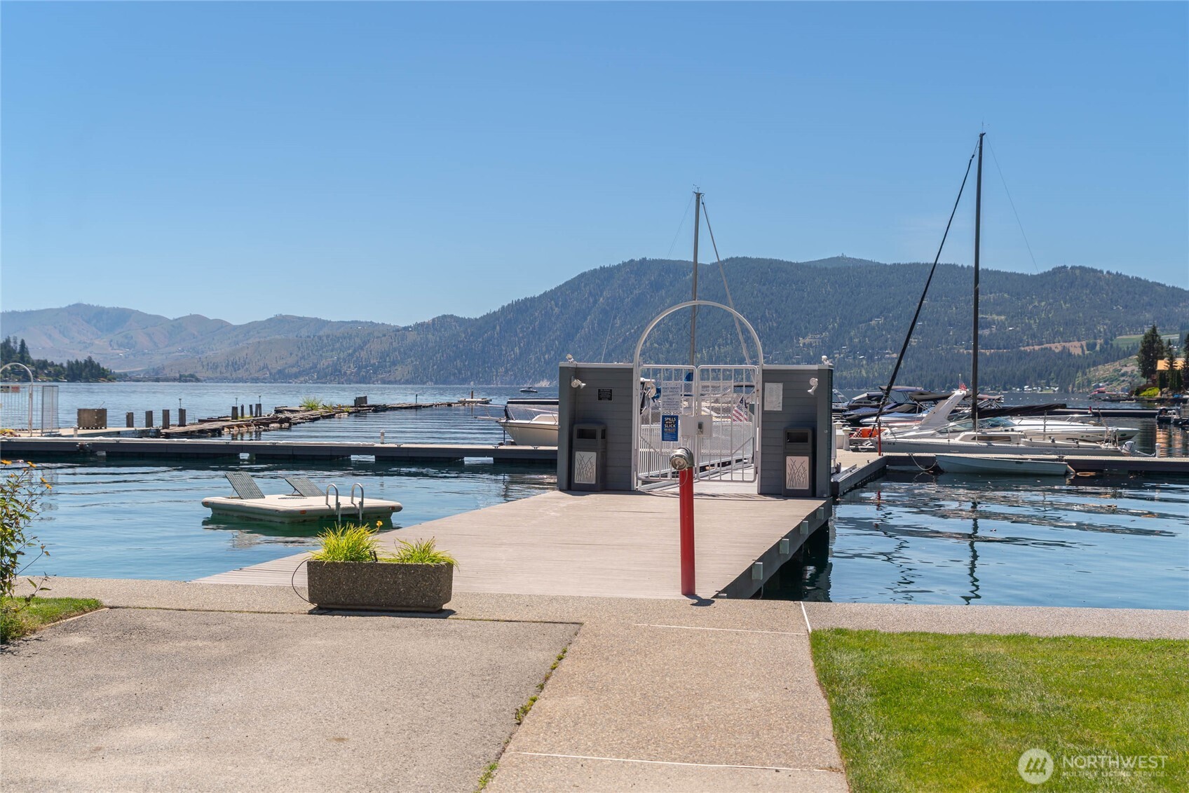 11155 South Lakeshore Road, Unit 17A Chelan, WA 98816 - Photo 19 of 33
