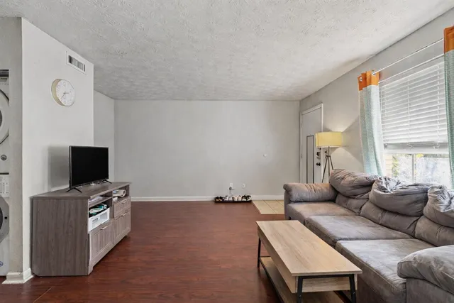 $69,900 | 2020 Continental Avenue, Unit 135, Tallahassee, FL 32304