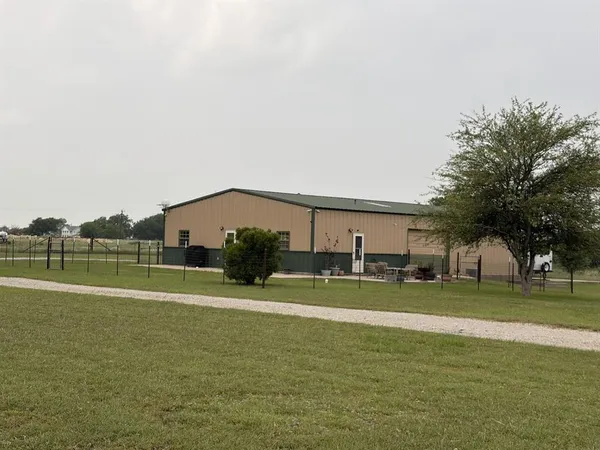 $575,000 | 1746 County Road 4522, Decatur, TX 76234