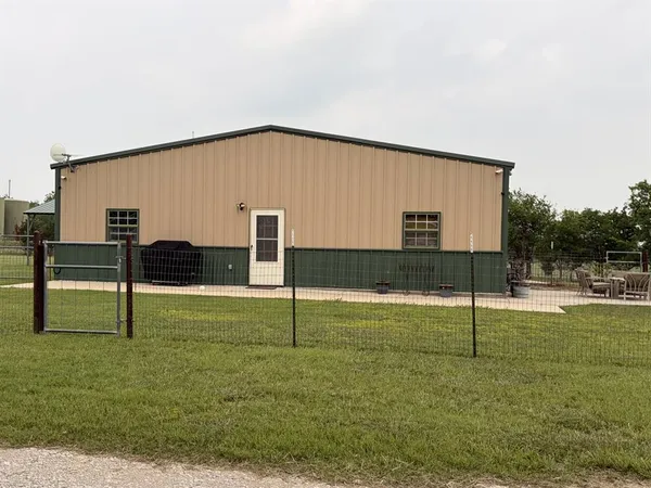 $575,000 | 1746 County Road 4522, Decatur, TX 76234