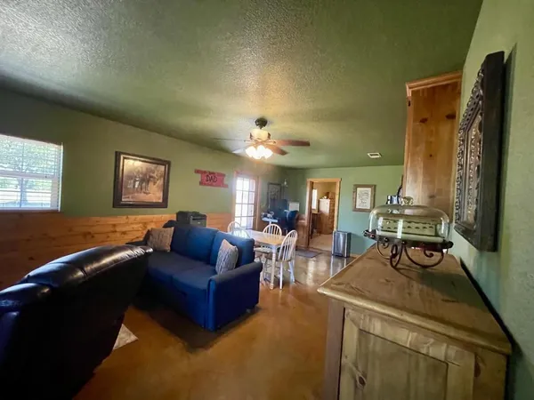 $575,000 | 1746 County Road 4522, Decatur, TX 76234