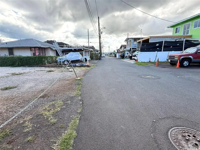 $700,000 | 1041 Kama Lane, Honolulu, HI 96817