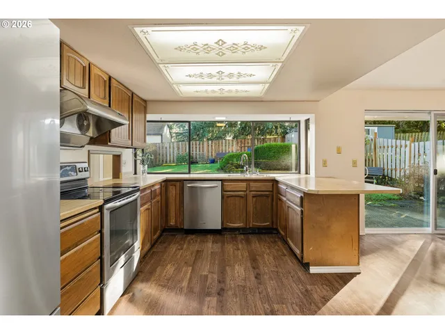 $525,000 | 21216 Southwest Martinazzi Avenue, Tualatin, OR 97062