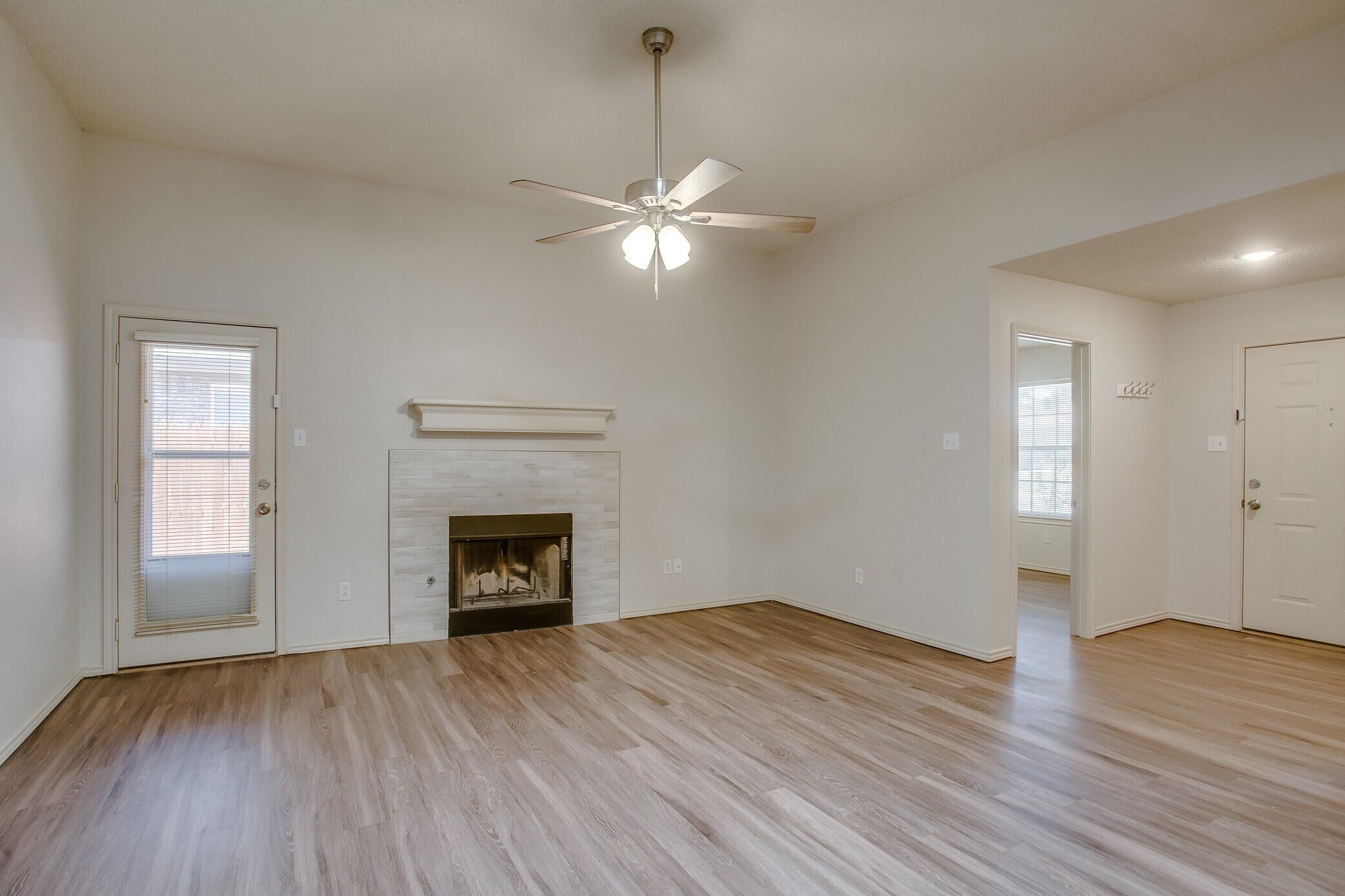 3113 99th Street, Unit B Lubbock, TX 79423 - Photo 3 of 13 l-3