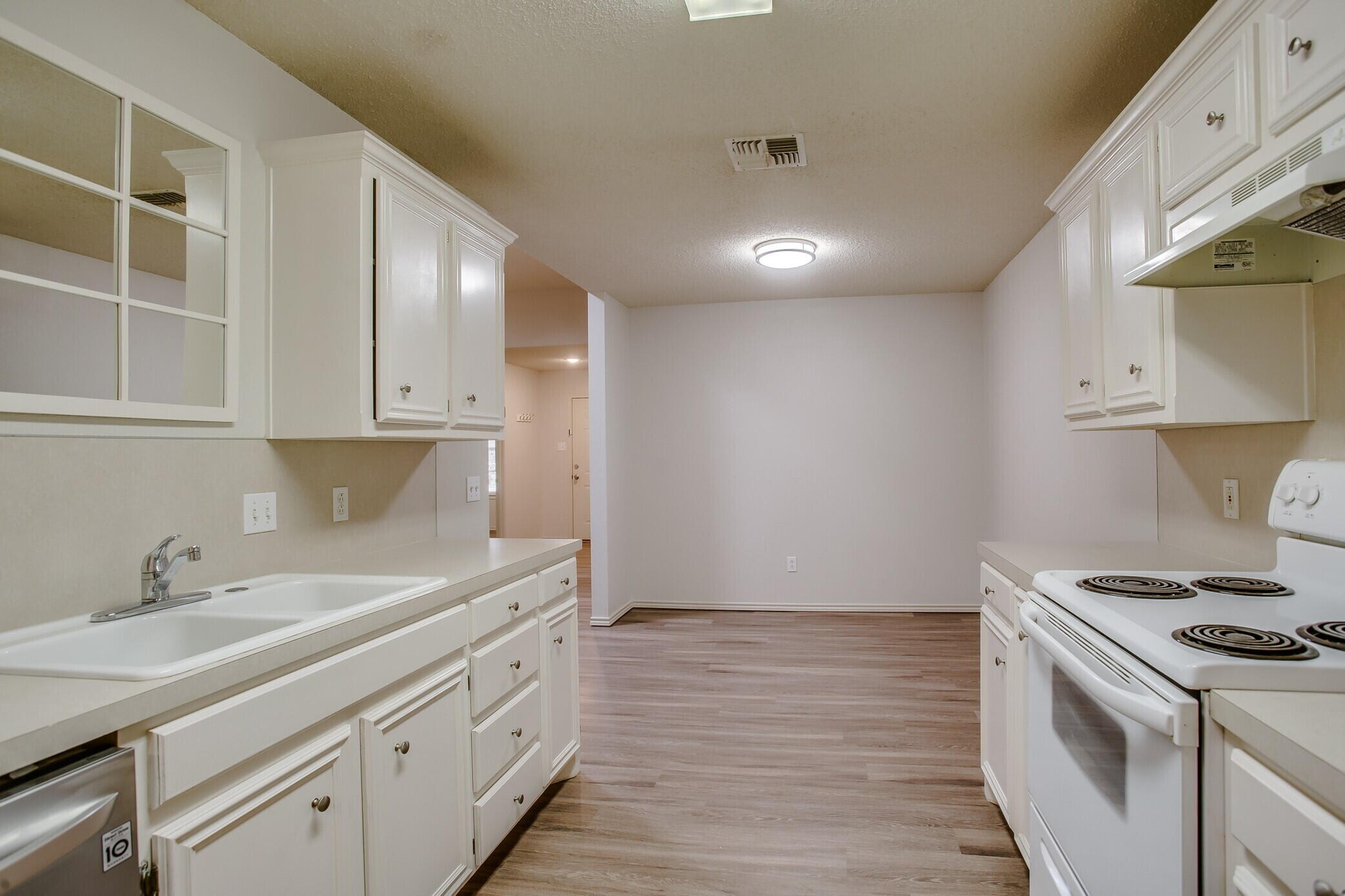 3113 99th Street, Unit B Lubbock, TX 79423 - Photo 5 of 13 l-5